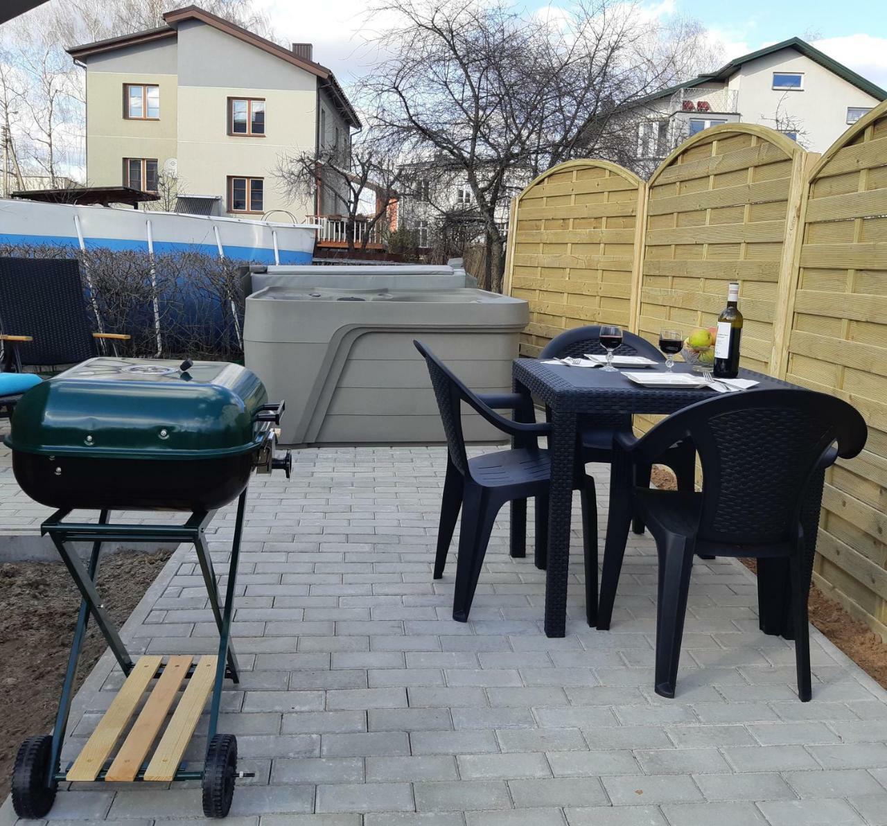 Apartments With Outdoor Spa Jacuzzi And Sauna Vilnius Exterior foto